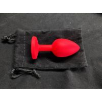 Силіконова червона анальна пробка з прозорим кристалом Lovetoy S Силіконова червона анальна пробка з прозорим кристалом Lovetoy S